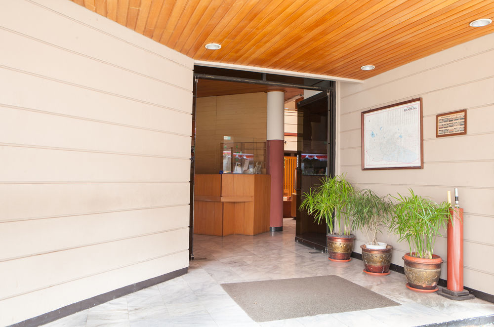 Reddoorz Plus @ Sukamulya Pasteur 2 Бандунг Екстериор снимка
